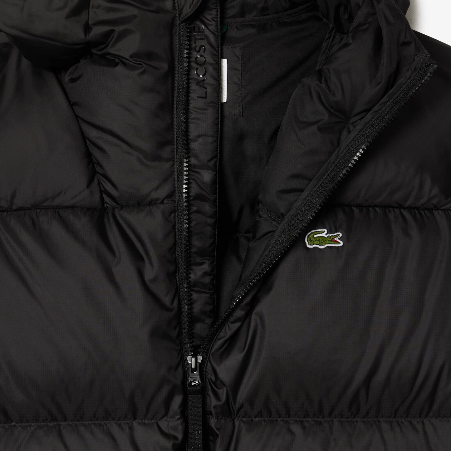 Kurze wasserabweisende Kapuzen-Steppjacke
