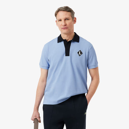 Französisches Polo-Shirt mit Badge im klassischen Schnitt