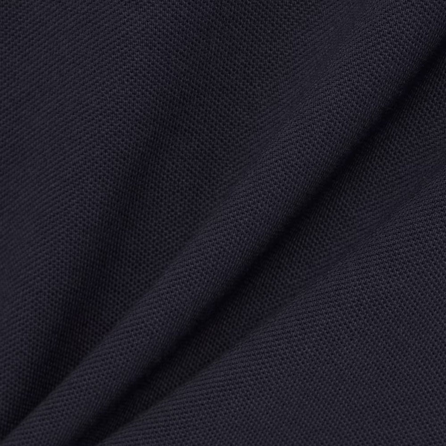 Französisches Polo-Shirt mit Badge im klassischen Schnitt
